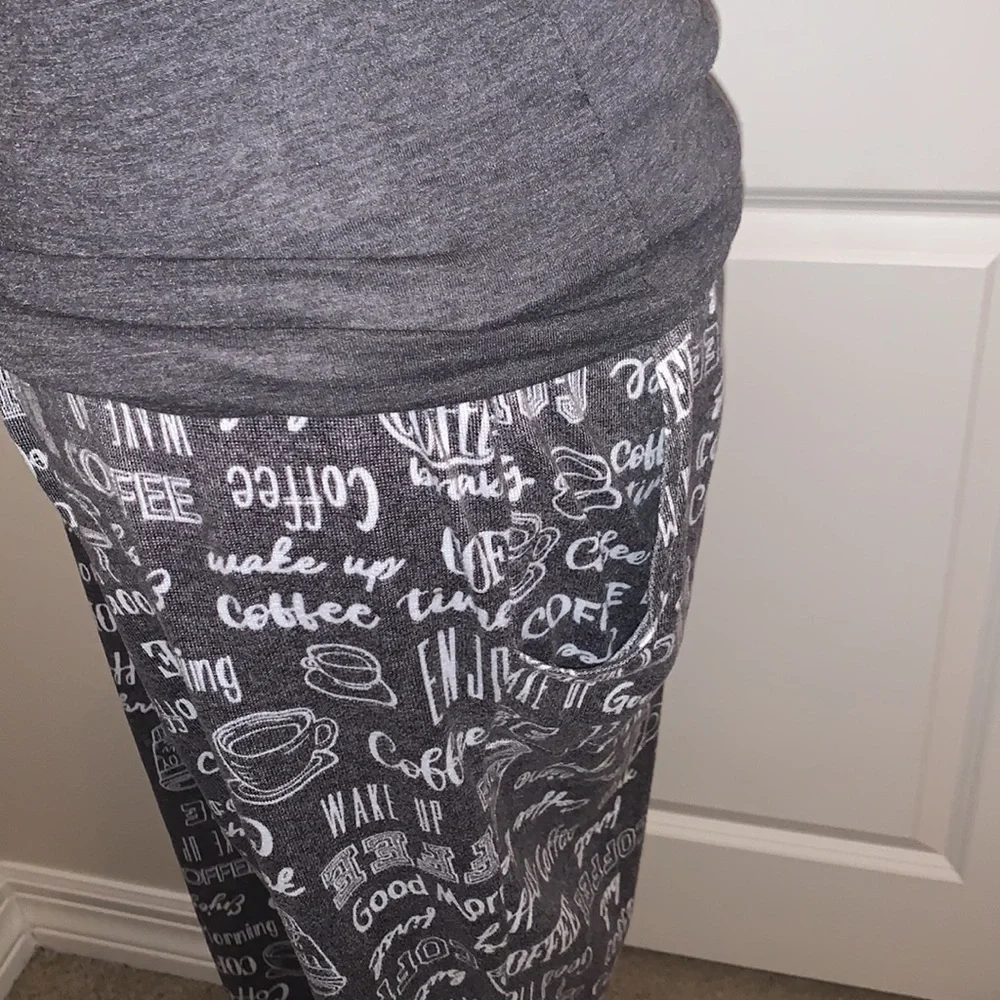 SUPER CUTE COFFEE THEMED SIZE SMALL 3-PIECE MATCHING OUTFIT